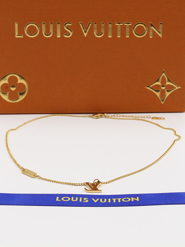 سلسال ال في ناعم ذهبي لوقو سلسال louis vuitton