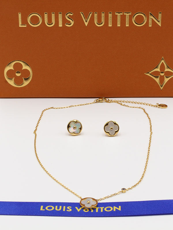 طقم لويس فيتون ناعم وايت شيل اطقم louis vuitton