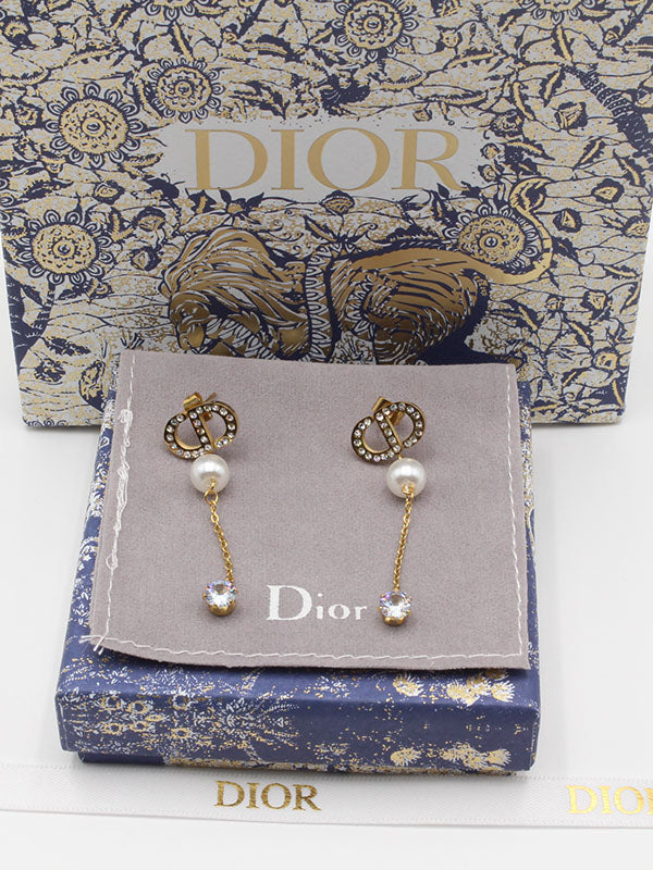 حلق ديور لولو طويل حلق dior ذهبي
