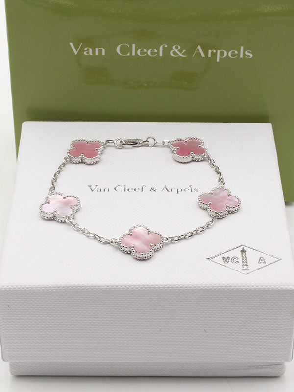 اساور فان كليف الماستر الجديده