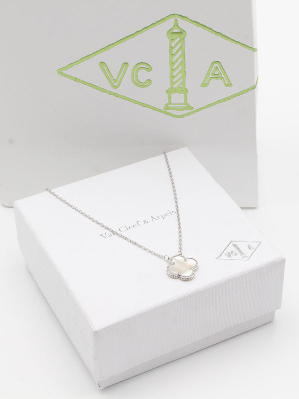 سلسال فان كليف الجديد سلسال van cleef ابيض فضي