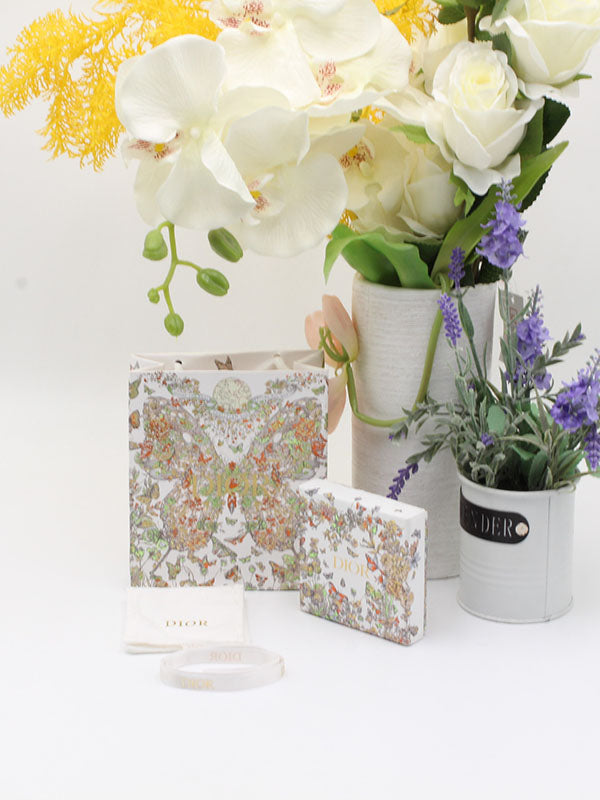 ملحقات ديور الاصلية ابيض ملون هدايا dior