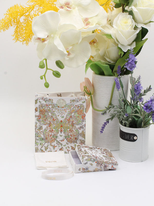 ملحقات ديور الاصلية ابيض ملون هدايا dior