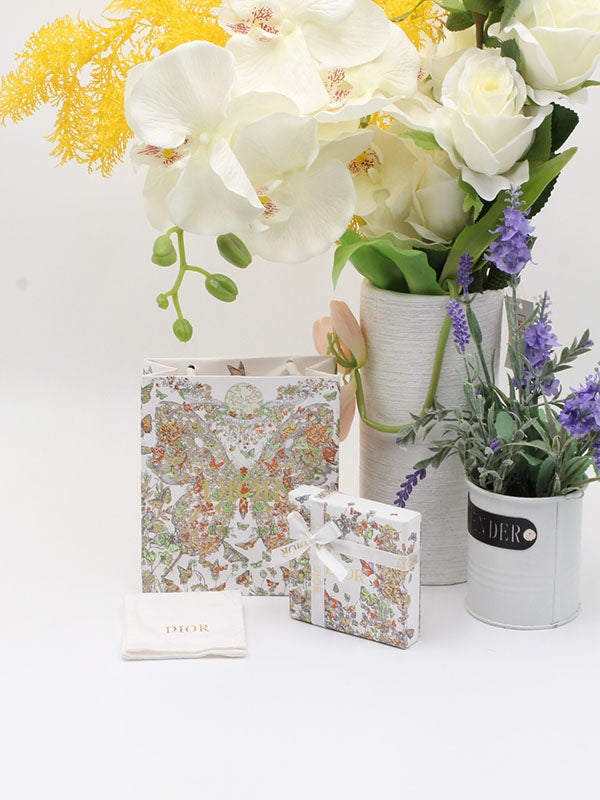 ملحقات ديور الاصلية ابيض ملون هدايا dior