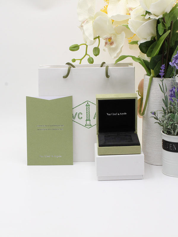 ملحقات فان كليف للاطقم كيس كبير هدايا van cleef