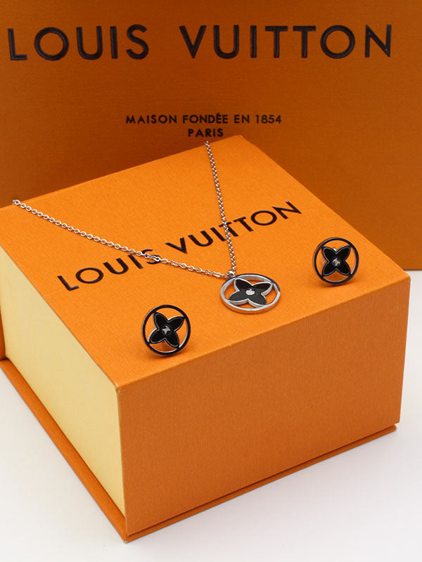 طقم لويس فيتون شيل تعليقة لوقو اطقم louis vuitton