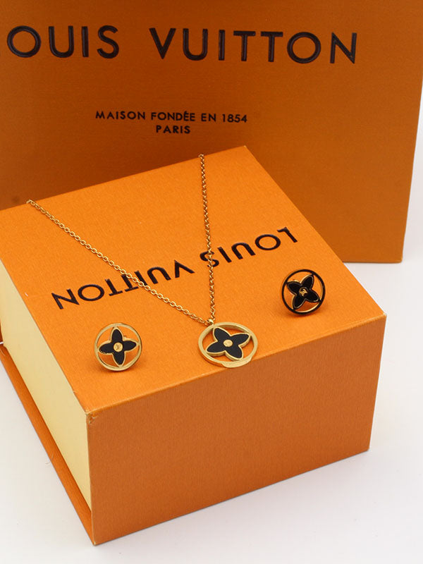 طقم لويس فيتون شيل تعليقة لوقو اطقم louis vuitton