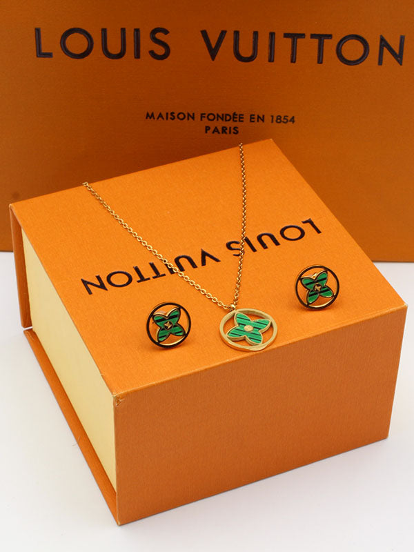 طقم لويس فيتون شيل تعليقة لوقو اطقم louis vuitton