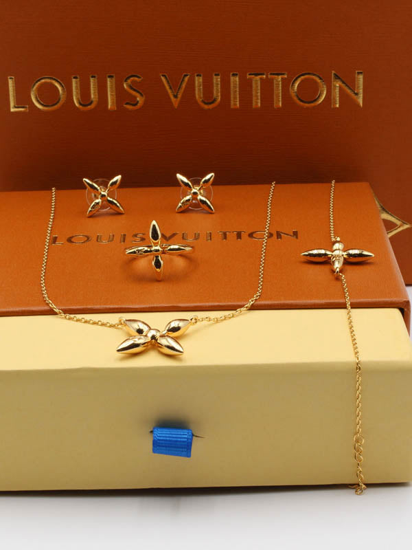 طقم لويس فيتون ناعم 4 قطع اطقم louis vuitton ذهبي