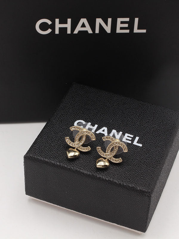 حلق شانيل ذهبي انتيك حلق chanel