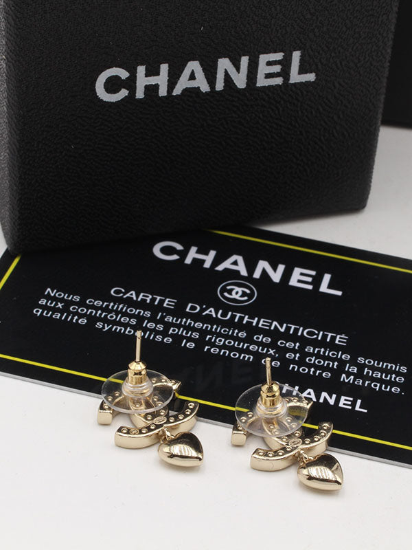 حلق شانيل ذهبي انتيك حلق chanel