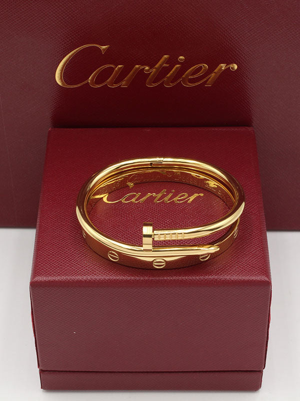 اسوارة كارتير مسمار مع اسواره لوف