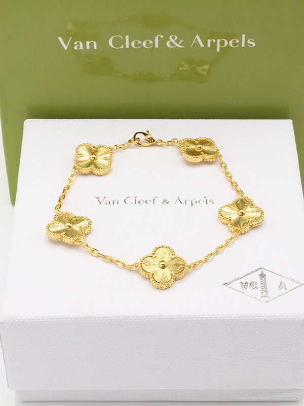 اساور فان كليف الماستر الجديده اسواره van cleef ذهبي