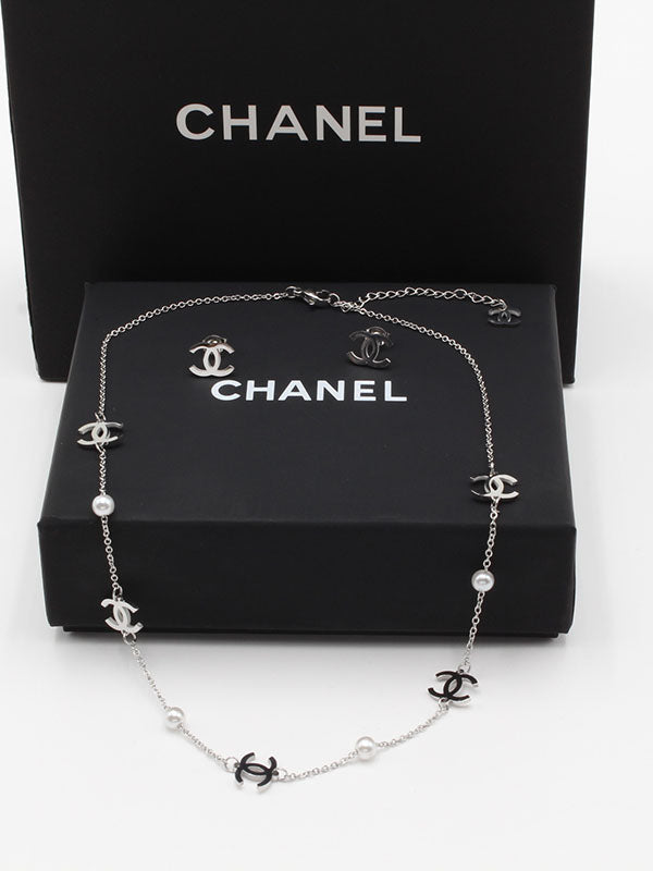 طقم شانيل تشوكر ناعم لولو اطقم chanel فضي