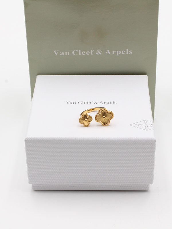 خاتم فان كليف وردتين حجر ملون خواتم van cleef ذهبي