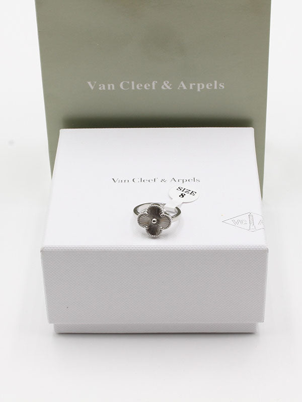 خاتم فان كليف وردة وسط لوقو خواتم van cleef فضي 6