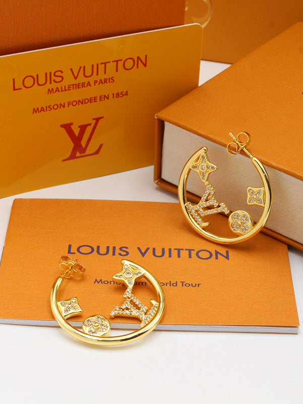 حلق لويس فيتون ملتي لوقو ميتال حلق louis vuitton ذهبي