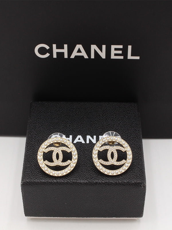 حلق شانيل قولد انتيك لوقو حلق chanel