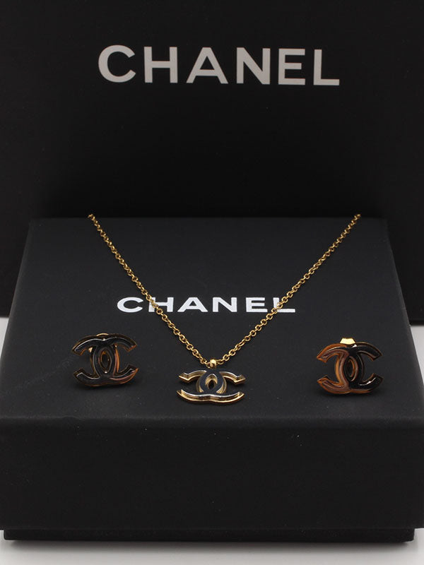طقم شانيل سلفر اند قولد اطقم chanel