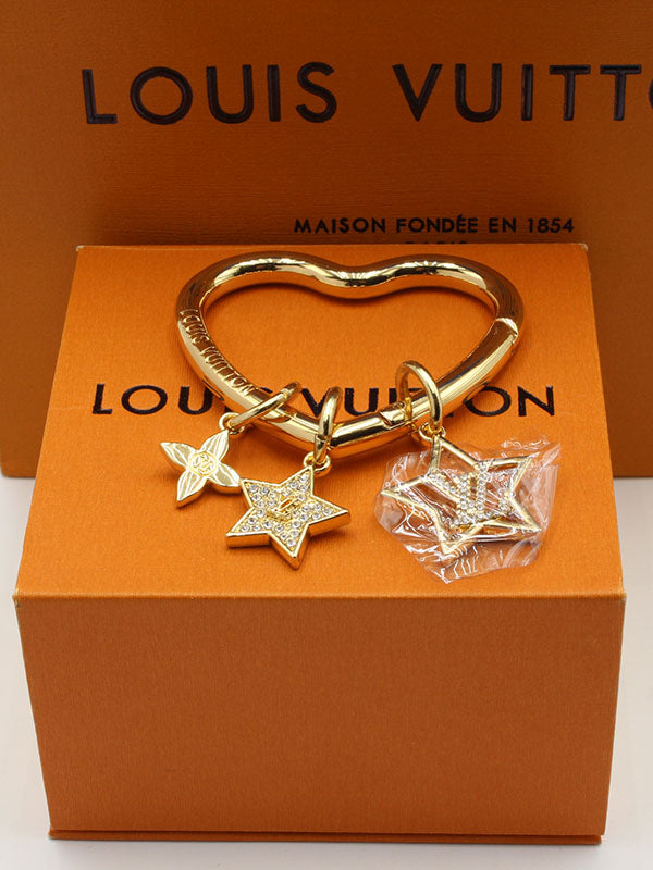 ميدالية لويس فيتون هارت لوقو ميدالية louis vuitton ذهبي