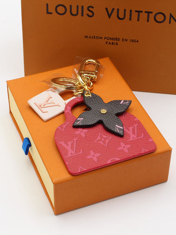 ميدالية لويس فيتون بيق رد ميدالية louis vuitton