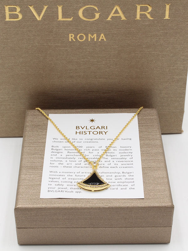 سلسال بولغاري حجر طبيعي وسط سلسال bvlgari