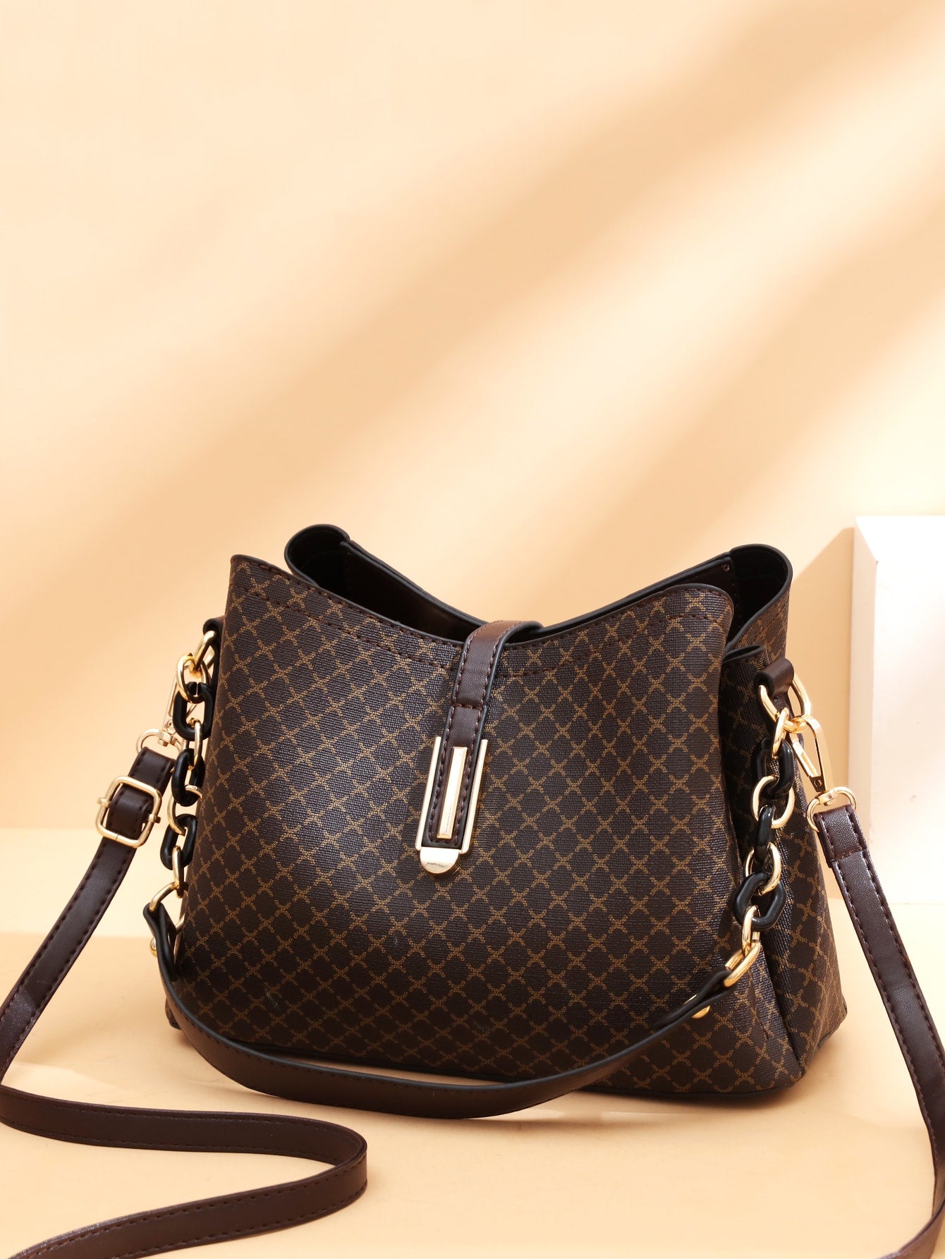 حقيبة كتف نسائية كلاسيكية متعددة الطبقات شنط وحقائب شنط