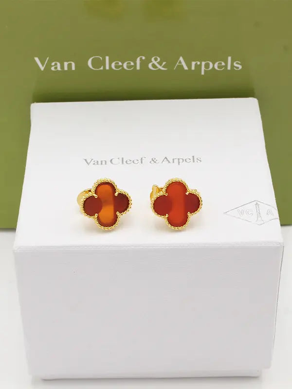 حلق فان كليف كبس الماستر حلق van cleef عودي ذهبي