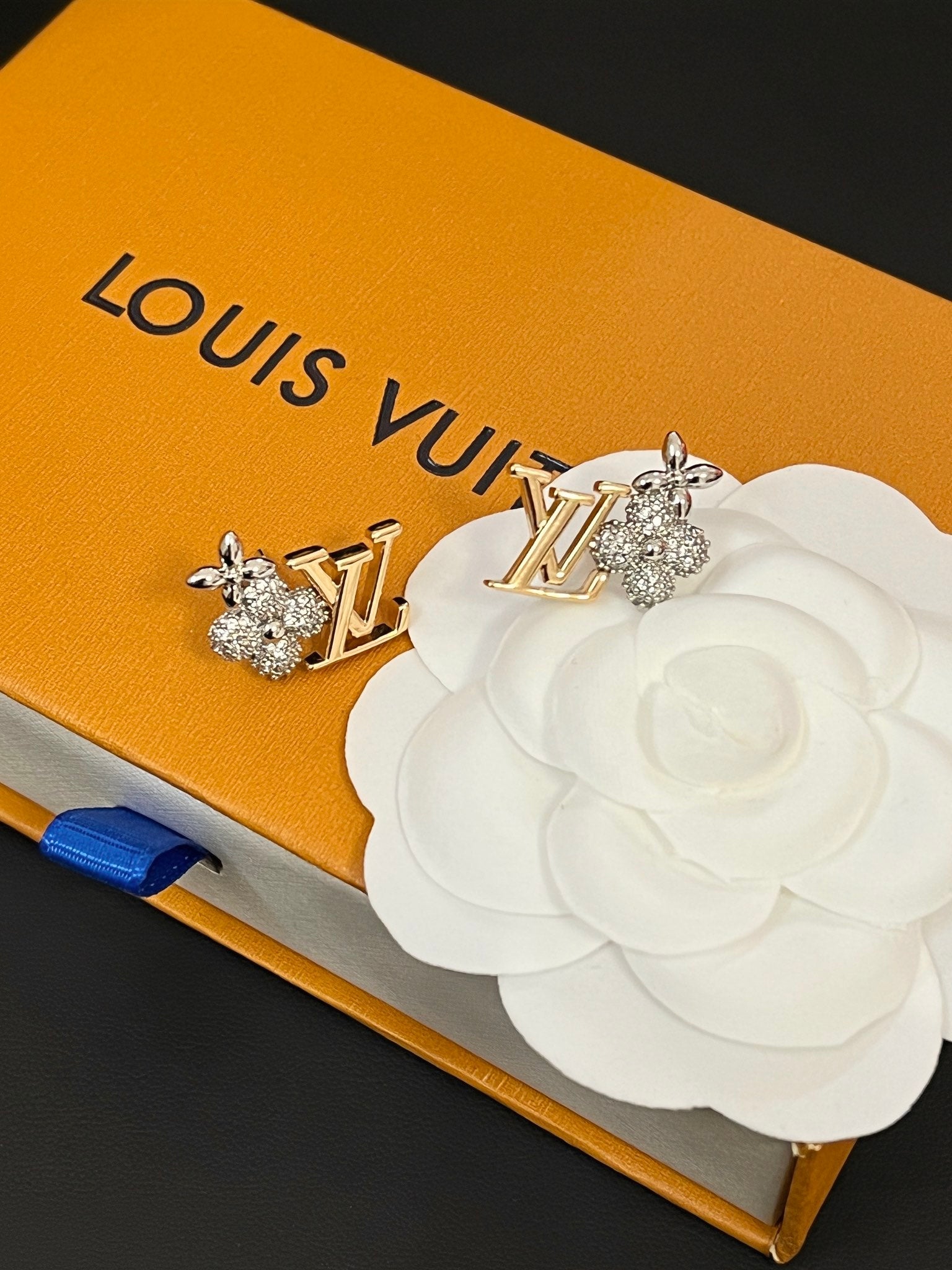 حلق لويس فيتون زركون 8046 حلق louis vuitton