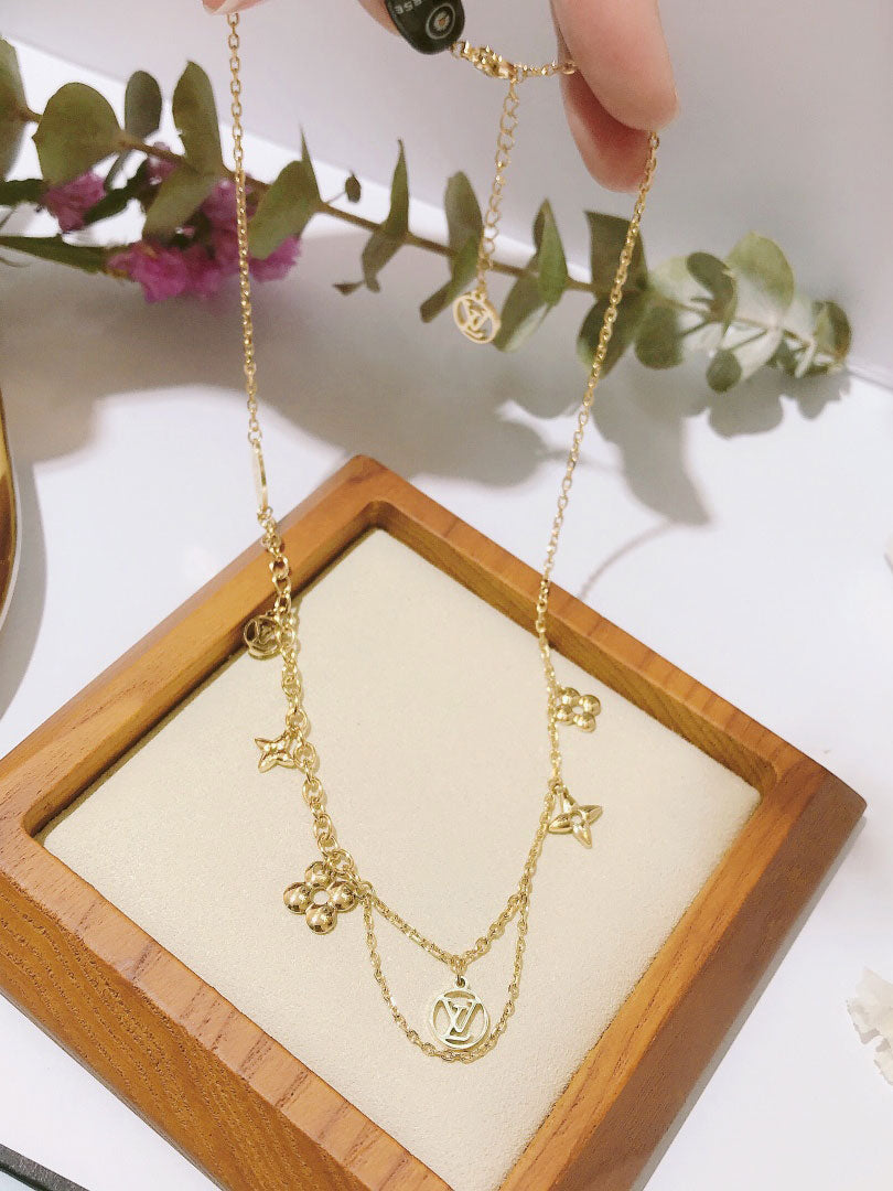 سلسال لويس فيتون ملتي بندنت سلسال louis vuitton