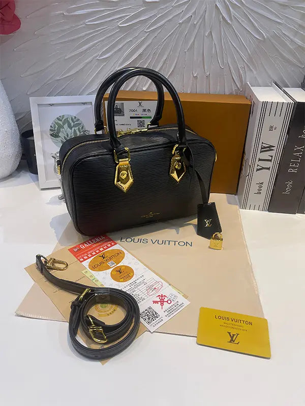 شنطة لويس فيتون ماستر نيو شايب شنط وحقائب louis vuitton bags