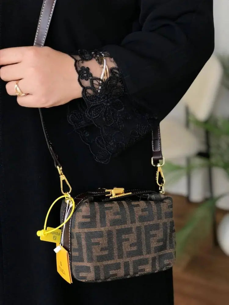 شنطة فندي ماستر الهبه صغيره شنط وحقائب fendi bags بني