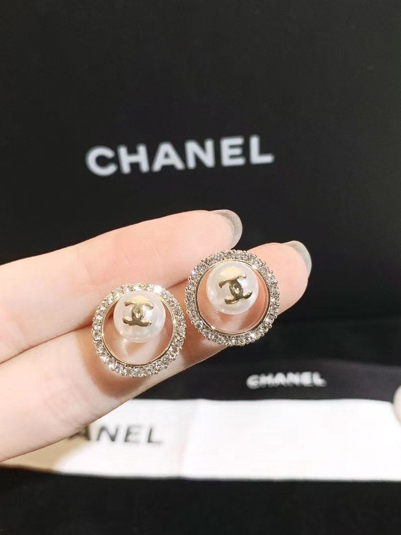 حلق شانيل مدور صغير حلق chanel