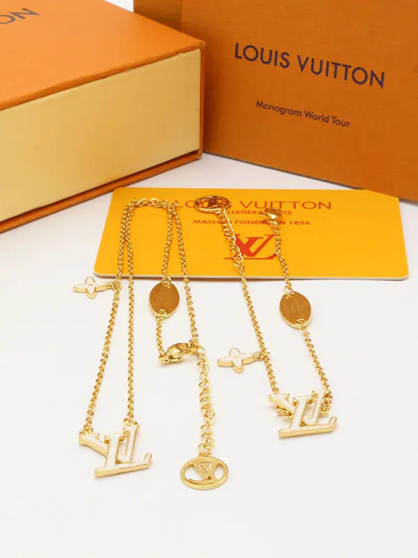 طقم لويس فيتون شيل ناعم 2 قطع اطقم louis vuitton