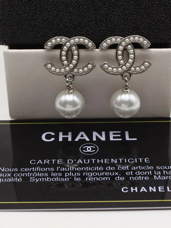 حلق شانيل لولو بيرل نيو حلق chanel فضي