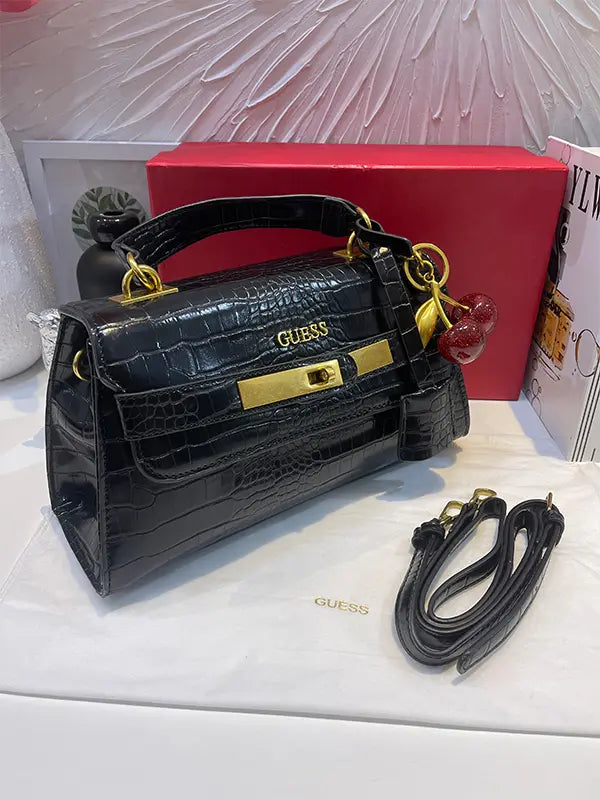 شنطة Guess شنط وحقائب Guess bags