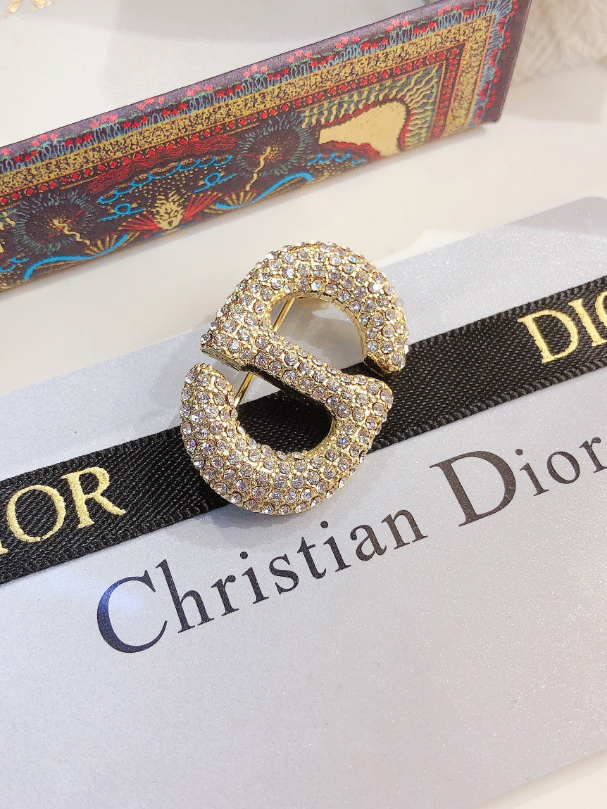 بروش ماركة ديور كريستال بروش dior