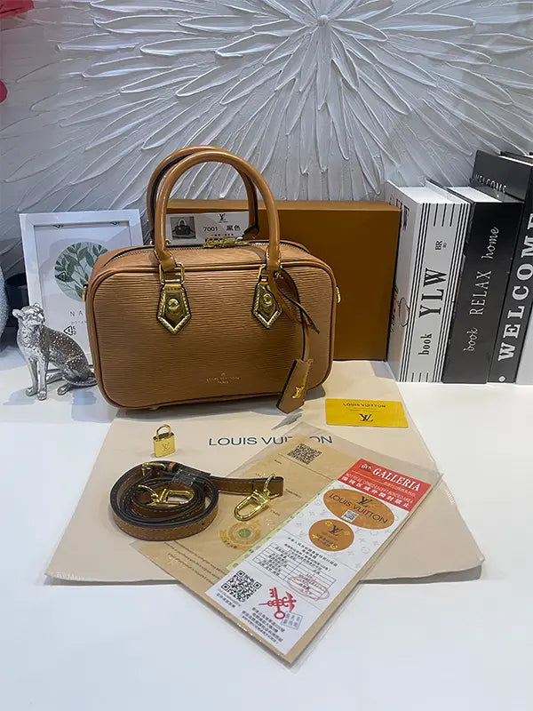 شنطة لويس فيتون ماستر نيو شايب شنط وحقائب louis vuitton bags