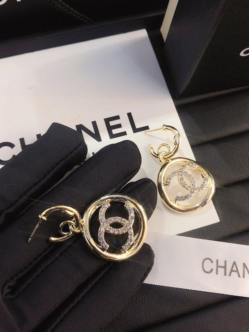 حلق شانيل مدور كبير حلق chanel