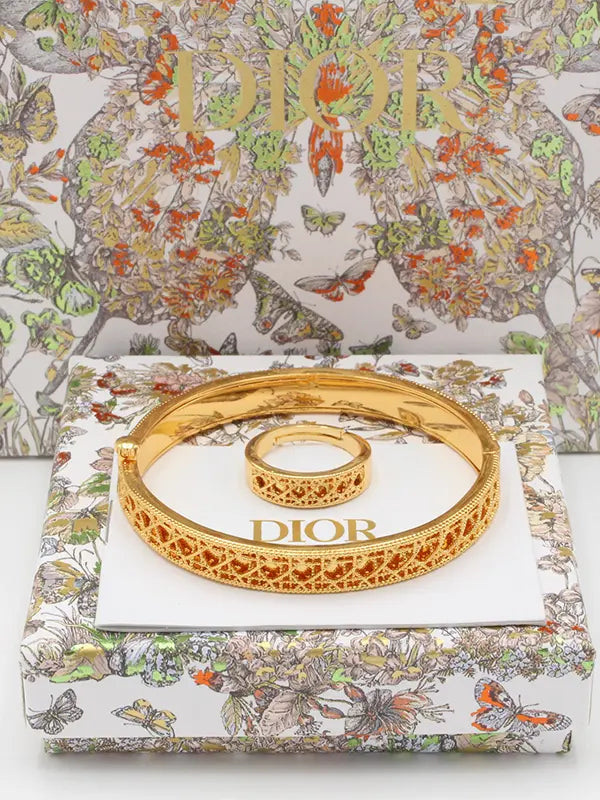 اساور ديور الهبه مع الخاتم اسواره dior