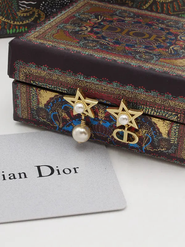 حلق ديور ستار بيرل لوقو حلق dior