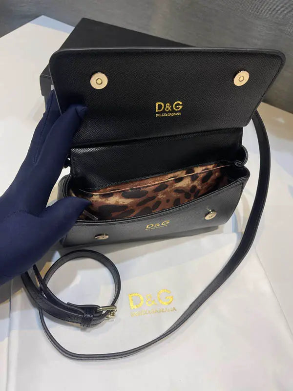 شنطة دولتشي قبانا اسود جلد ماستر شنط وحقائب tory burch