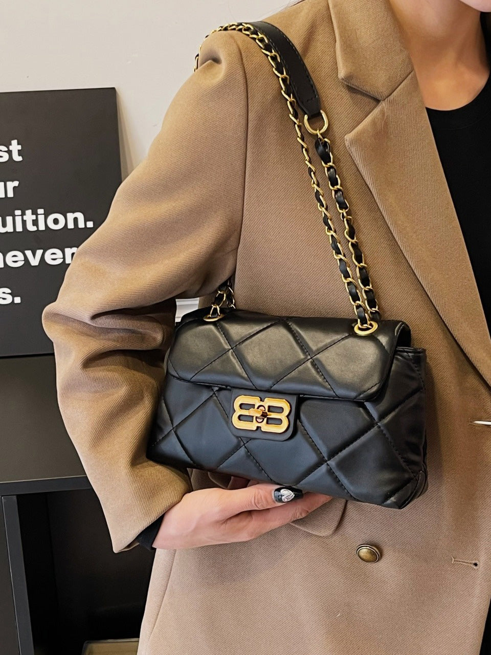 حقيبة بالنسياغا اسود مستوحى شنط وحقائب balenciaga