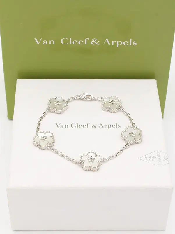 اسواره فان كليف زهرات الامبرا اند اربلز الماستر اسواره van cleef