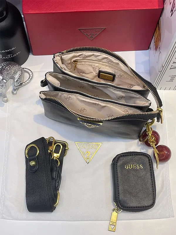 شنطة صغيره Guess شنط وحقائب Guess bags