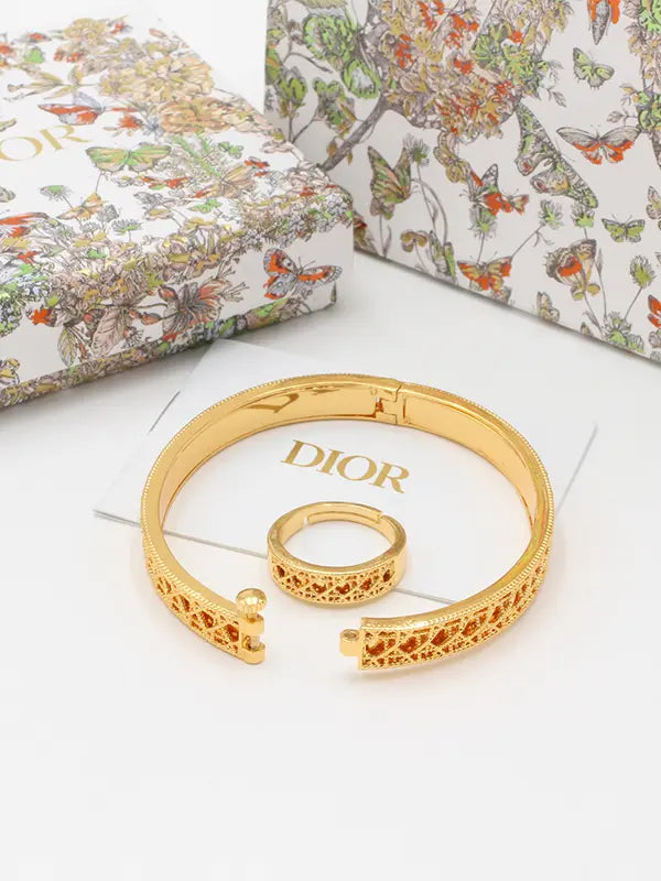 اساور ديور الهبه مع الخاتم اسواره dior