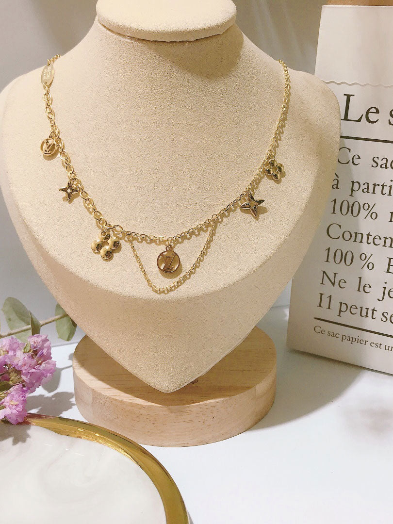 سلسال لويس فيتون ملتي بندنت سلسال louis vuitton ذهبي