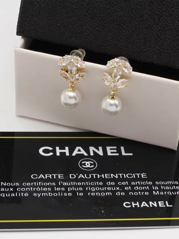 حلق شانيل زركون لولو صغير حلق chanel ذهبي