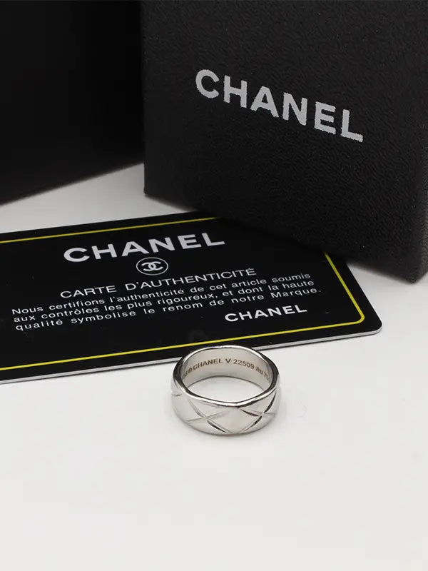 دبلة خاتم شانيل لوقو وسط خواتم chanel