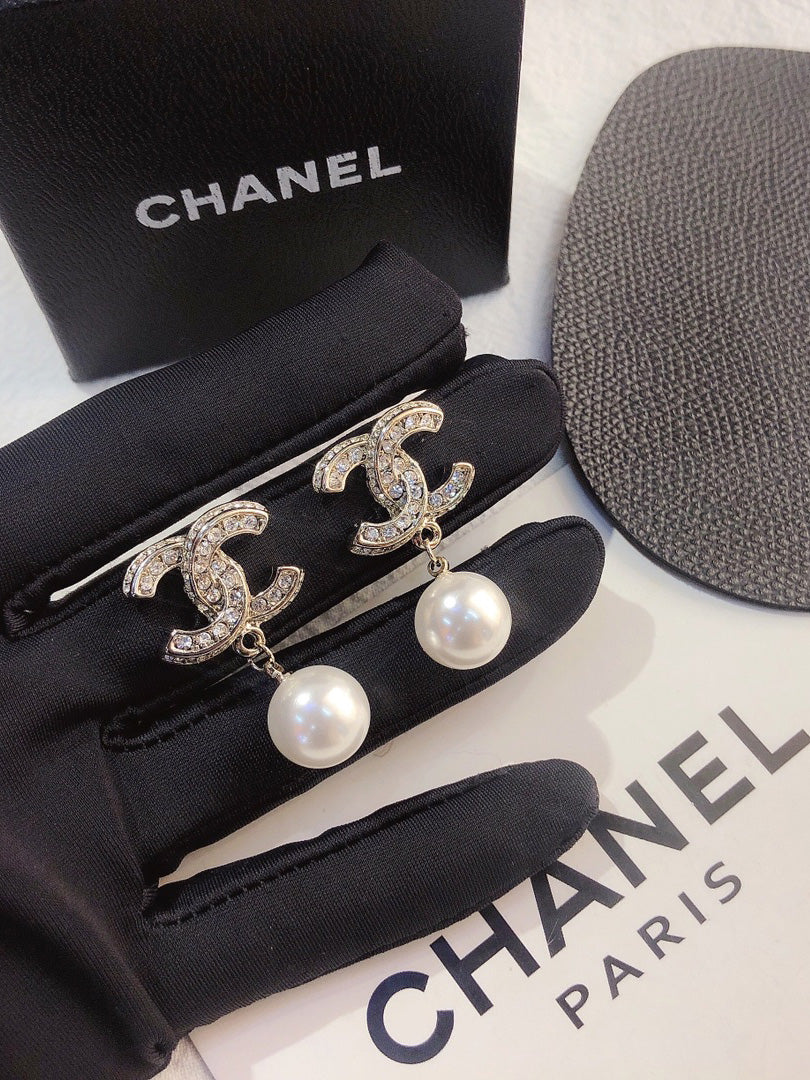 حلق شانيل لولو فضي حلق chanel